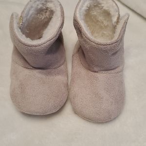 Like new beige infant boots 0-3 month